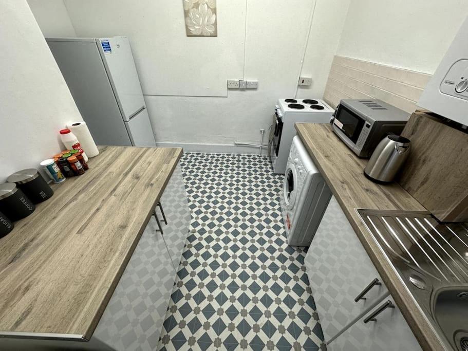 Spectacular 2 Bedroom On Tower Bridge London Exterior photo